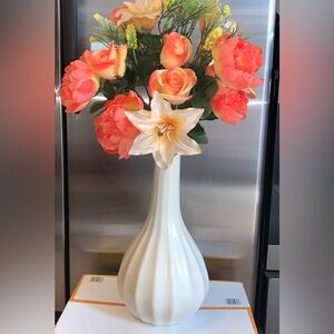 Royal Haeger White Onion bulb shape Large Vase 16” tall 2005